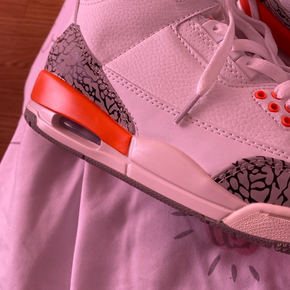 Jordan 3 - Picture 2 of 5